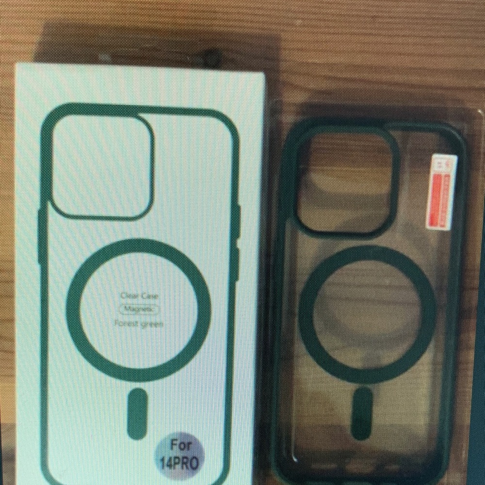 Apple iPhone 14 Pro MagSafe Case in Dark Green